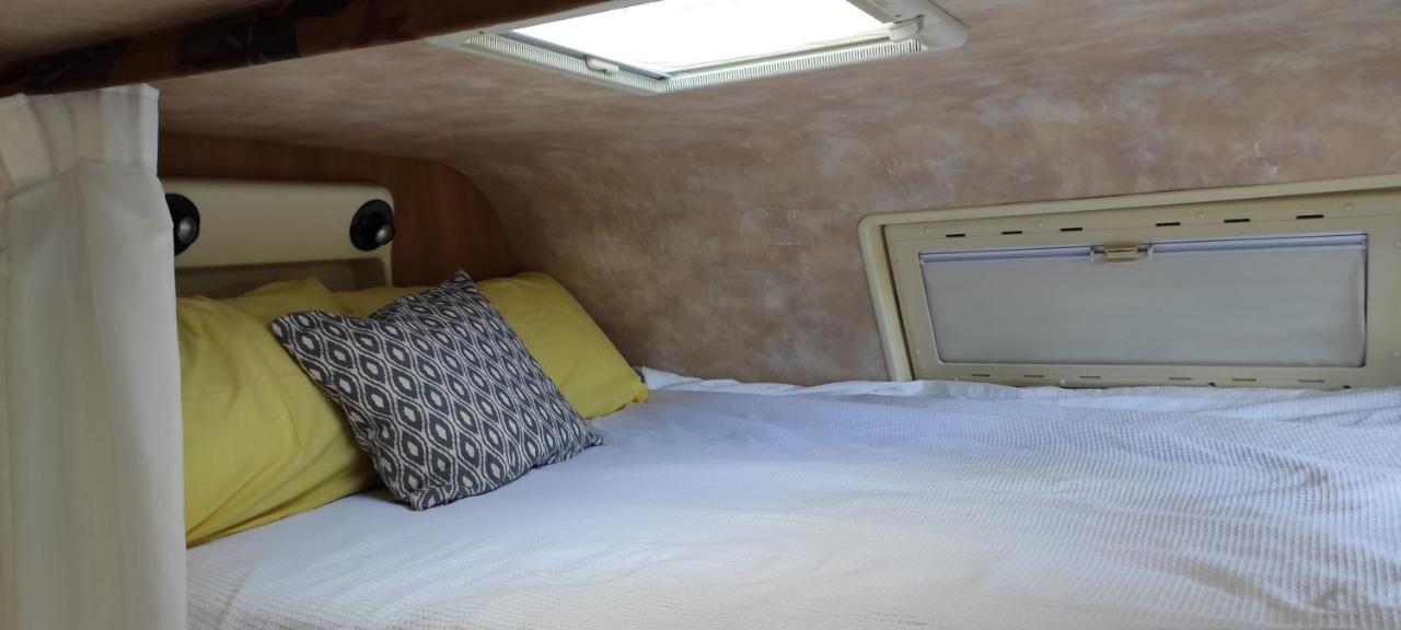 Charmant Camping-Car A La Campagne Labessiere-Candeil エクステリア 写真